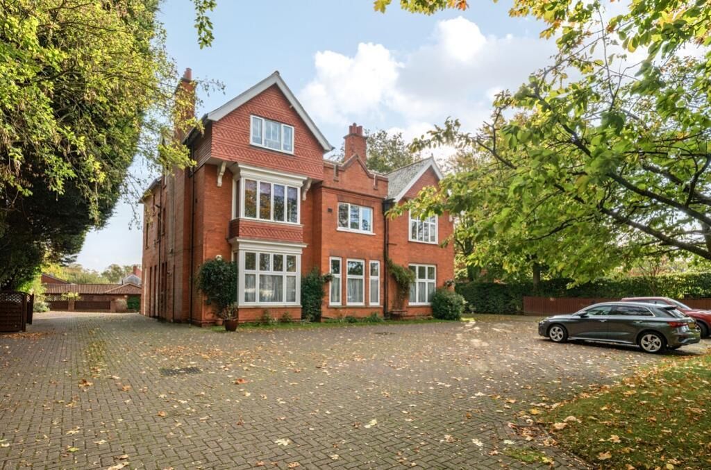 2 bed flat for saleFlat 6, 51 Bargate, Grimsby DN34