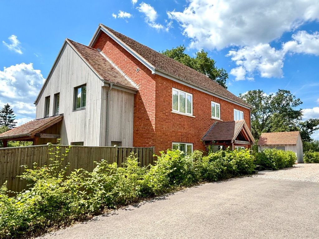 4 bed detached house for saleButter Cross Lane, Battle TN33