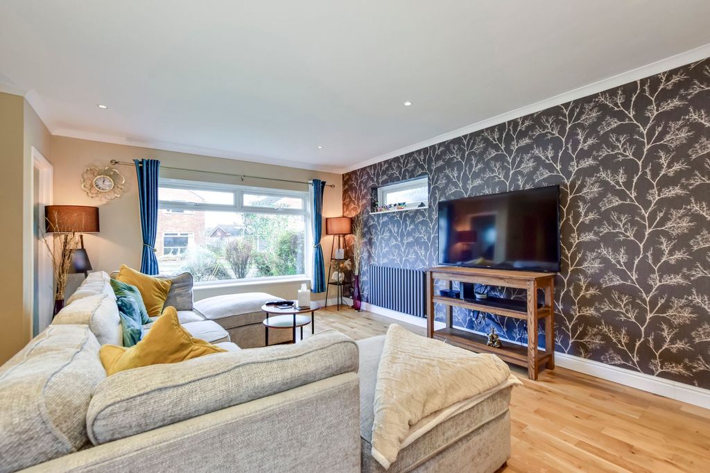 Additional image 3 of 4 bed detached house for saleGreenways, Abbots Langley WD5