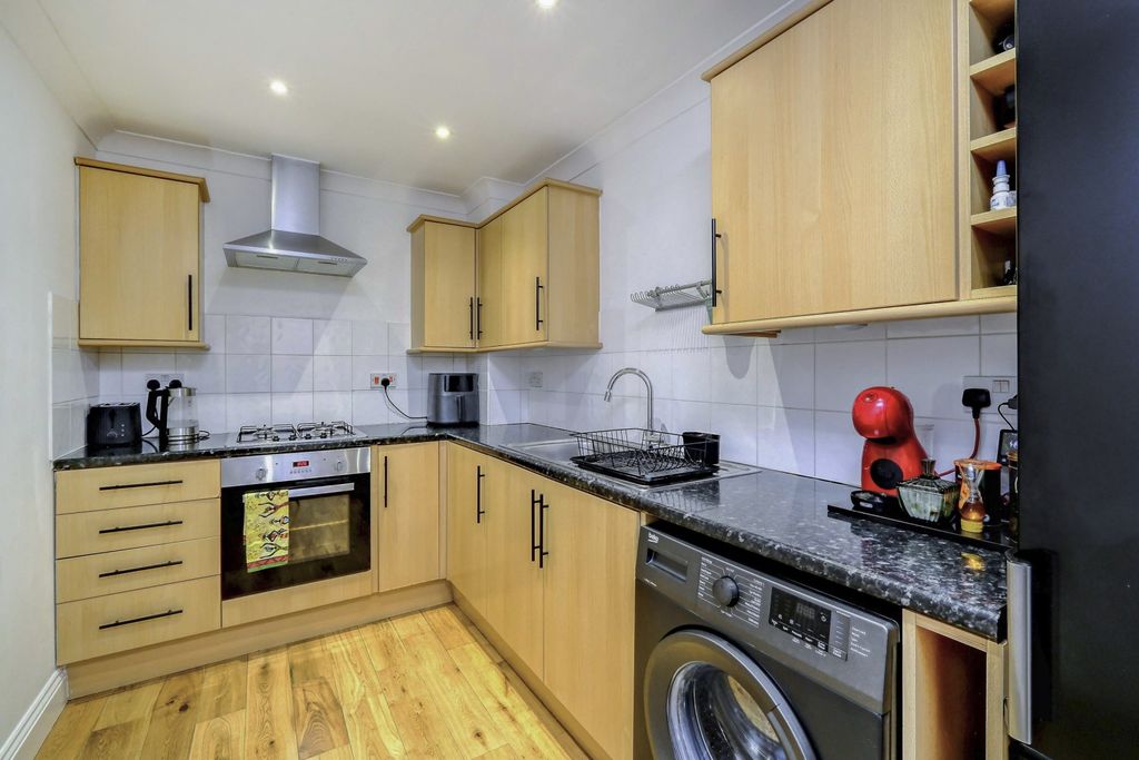 Additional image 6 of 2 bed flat for saleHankins Court, Winchester, Hampshire SO24