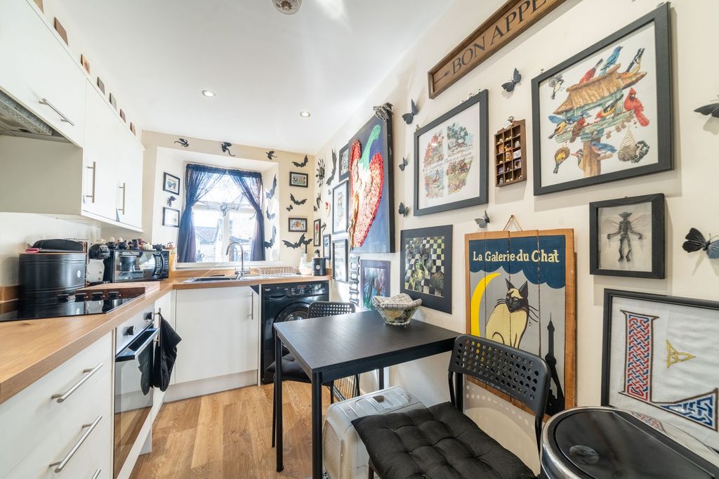 Additional image 4 of 1 bed flat for saleFlat 1 27-29 Market Place, Kendal LA9