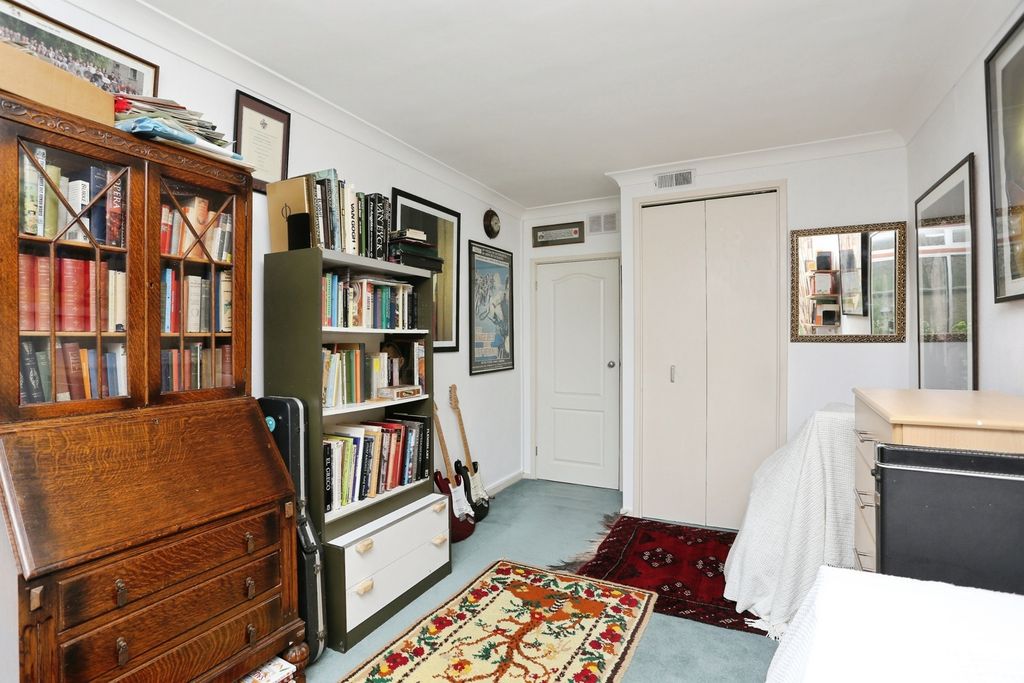 Additional image 19 of 3 bed flat for saleCourt Downs Road, Beckenham BR3