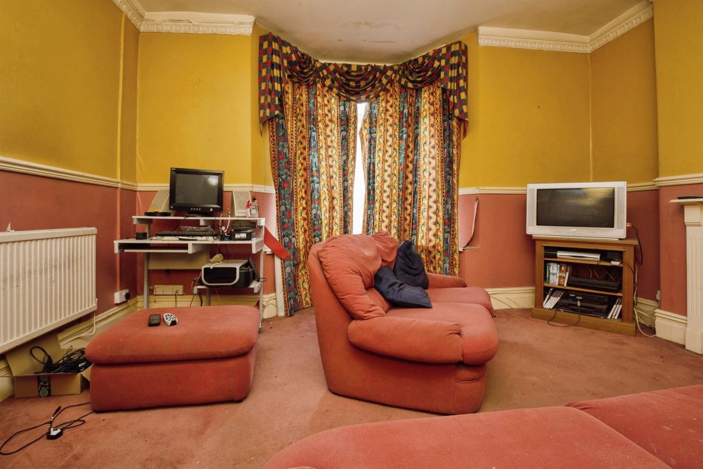 3 bed end terrace house for salePrince Leopold Street, Adamsdown, Cardiff CF24 photo 2