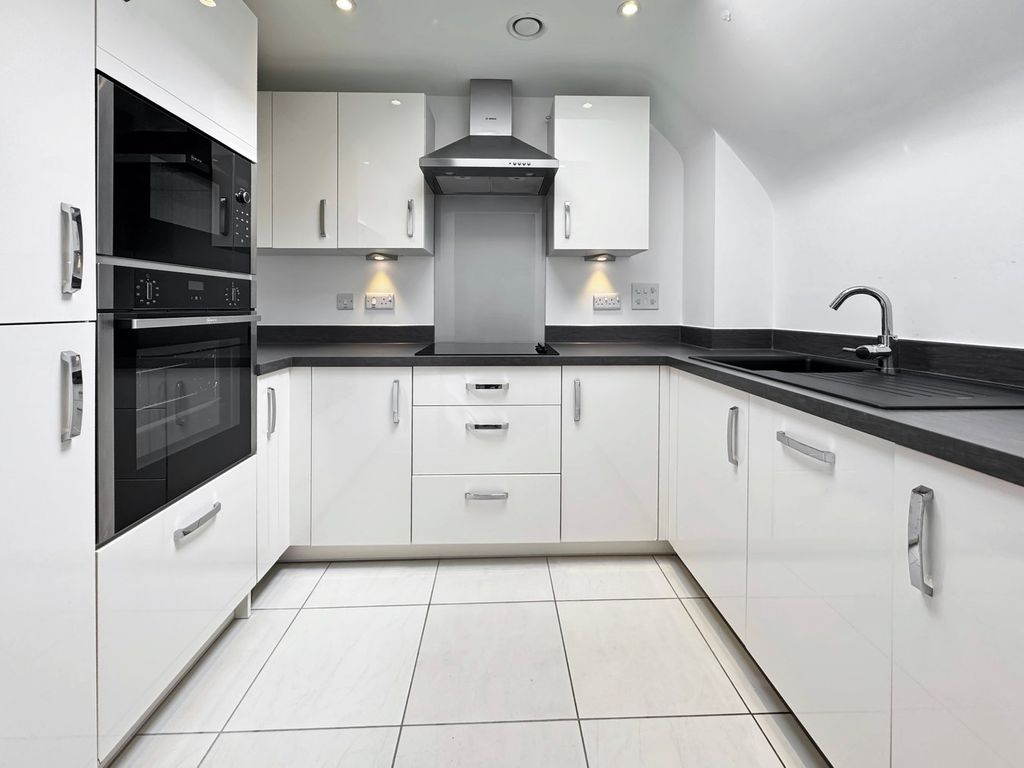 Additional image 3 of 1 bed property for sale59 - 61 The Broadway, Amersham HP7