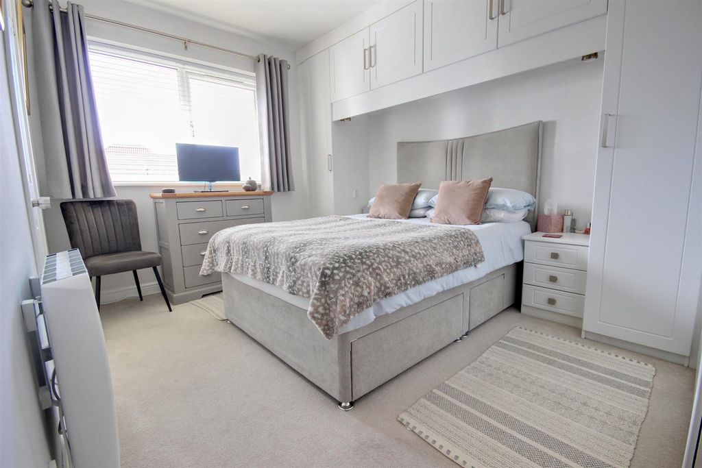 Additional image 7 of 2 bed flat for saleLong Lane, Beverley HU17