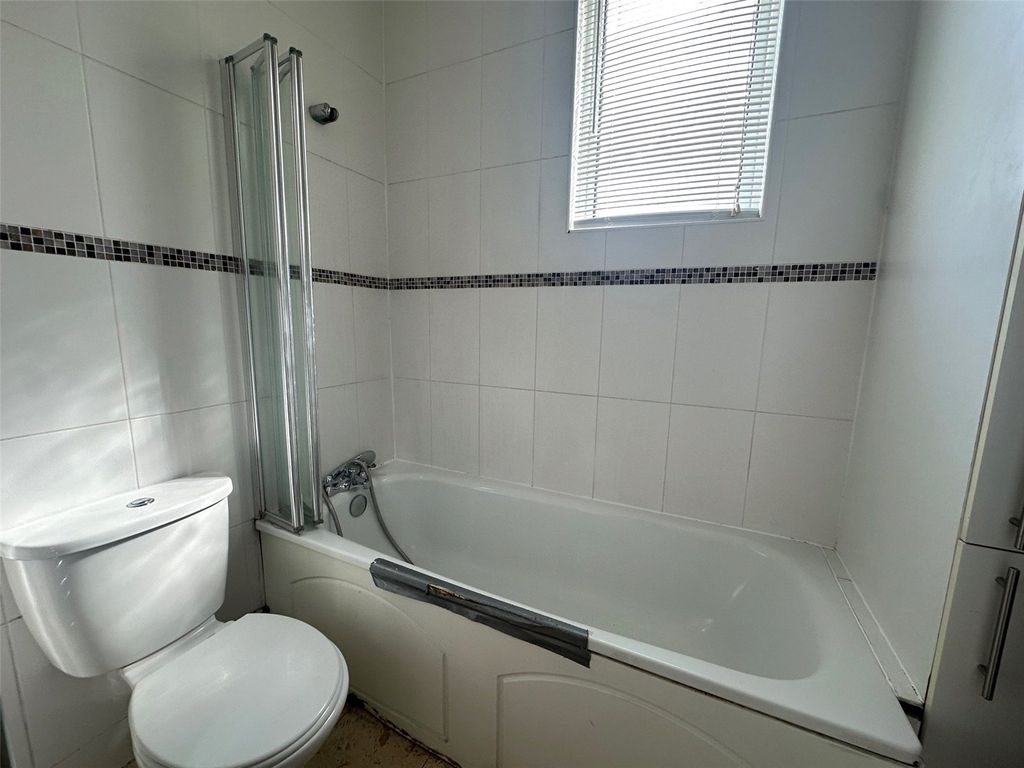 Additional image 9 of 2 bed flat for saleSt. Michaels Road, Aldershot, Hampshire GU12