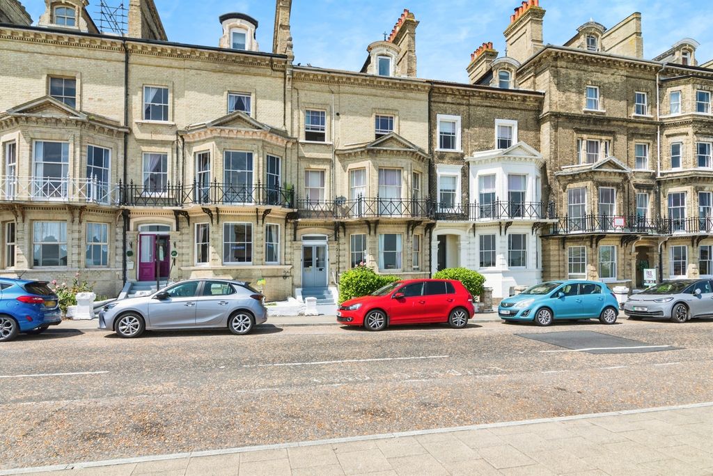 1 bed flat for saleKirkley Cliff, Lowestoft NR33