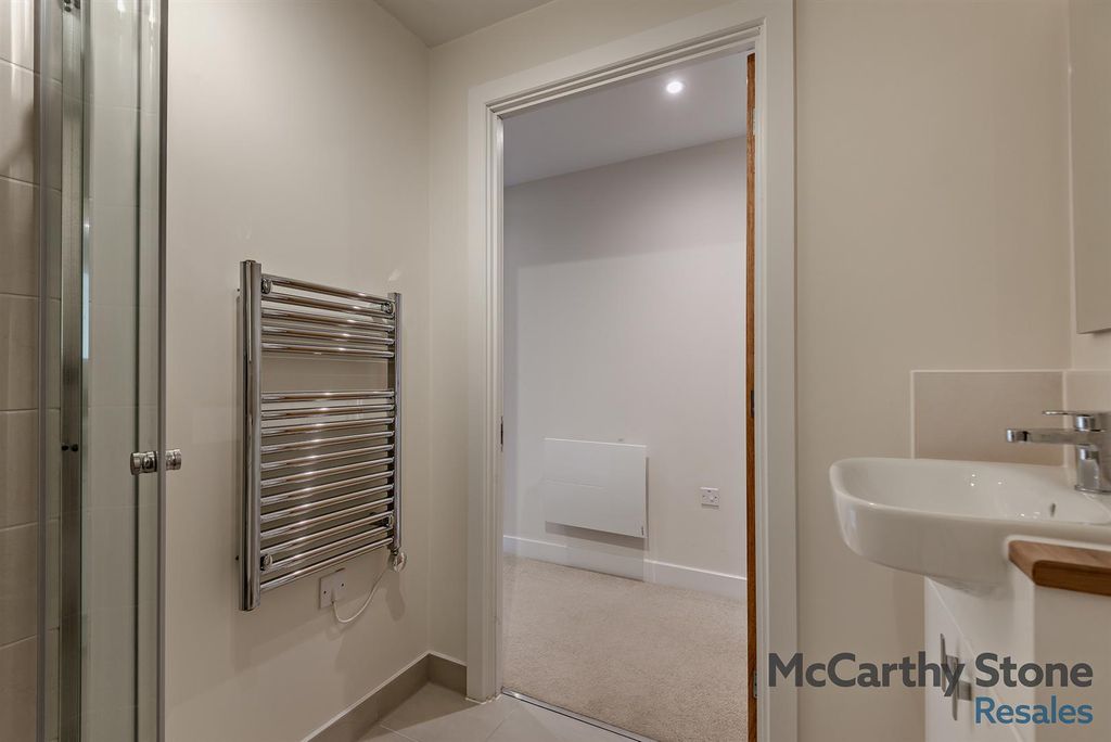 Additional image 19 of 2 bed flat for saleQueen Elizabeth Place, Orchard Lane, Alton GU34