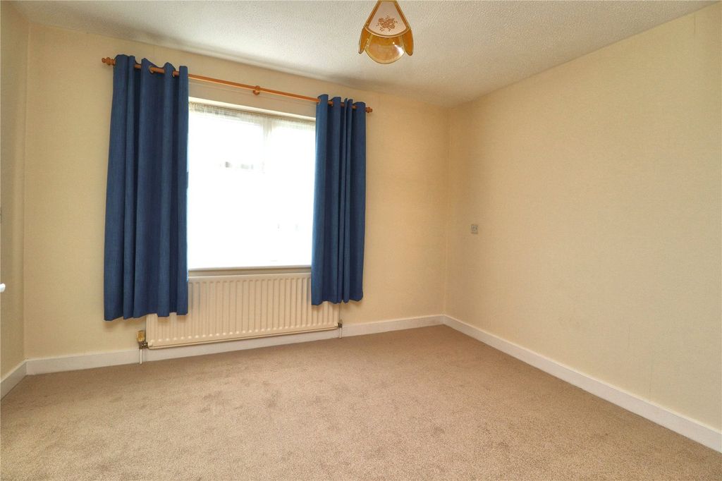 Additional image 6 of 2 bed flat for saleWoking, Surrey GU21