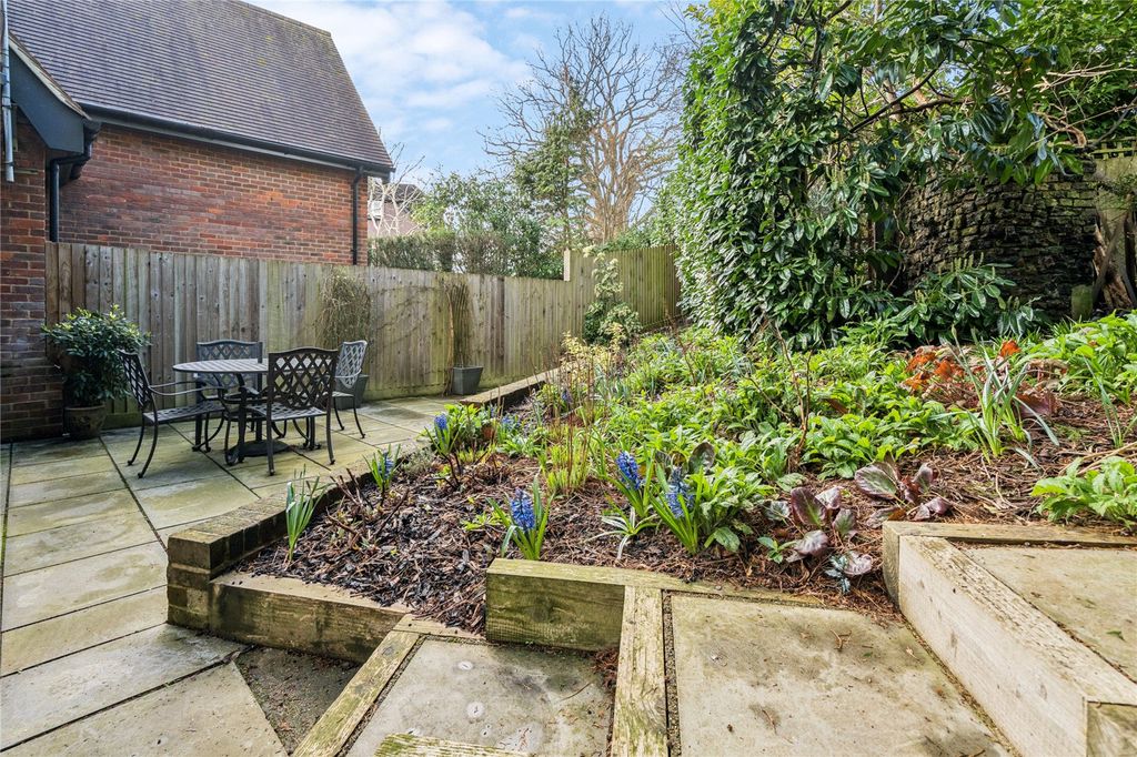 Additional image 19 of 2 bed flat for saleNorth Road, Berkhamsted, Hertfordshire HP4