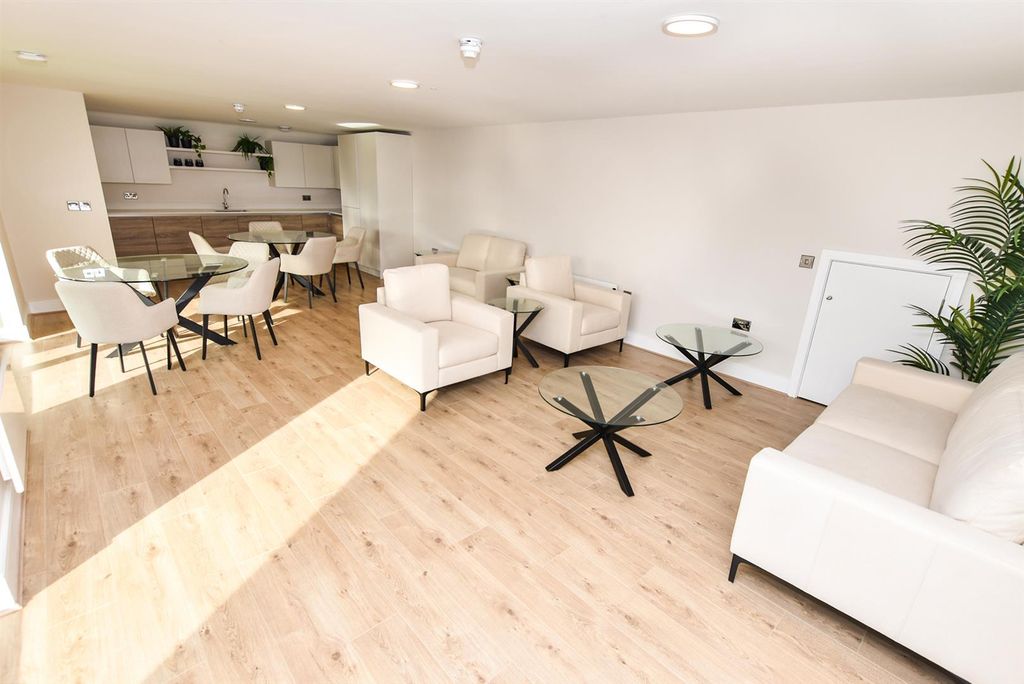 Additional image 13 of 2 bed flat for saleHigh Road, Benfleet SS7
