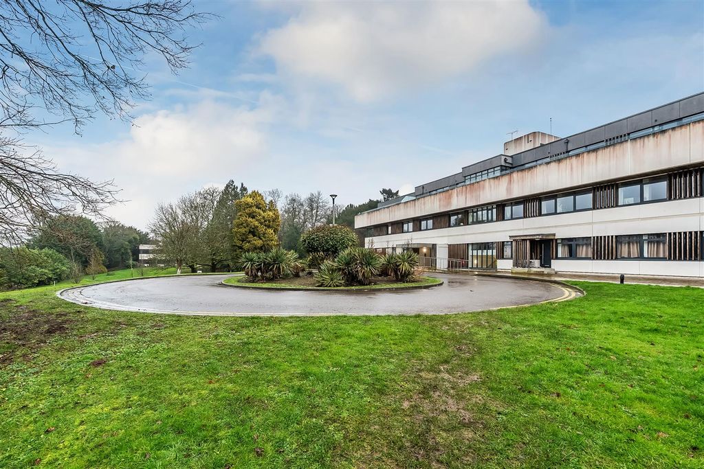 Additional image 9 of 1 bed flat for saleDeepdene House, Dorking RH5