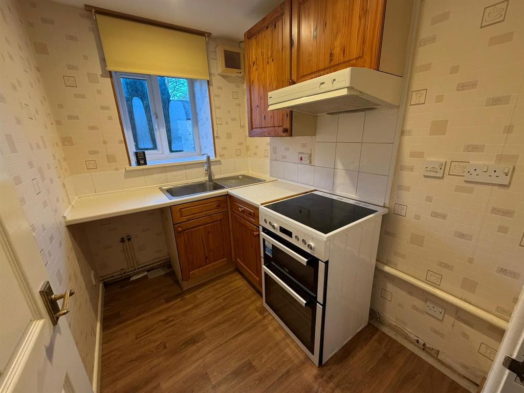 Additional image 5 of 1 bed flat for saleSpringwood Hall, Oldham Road, Ashton-Under-Lyne OL7