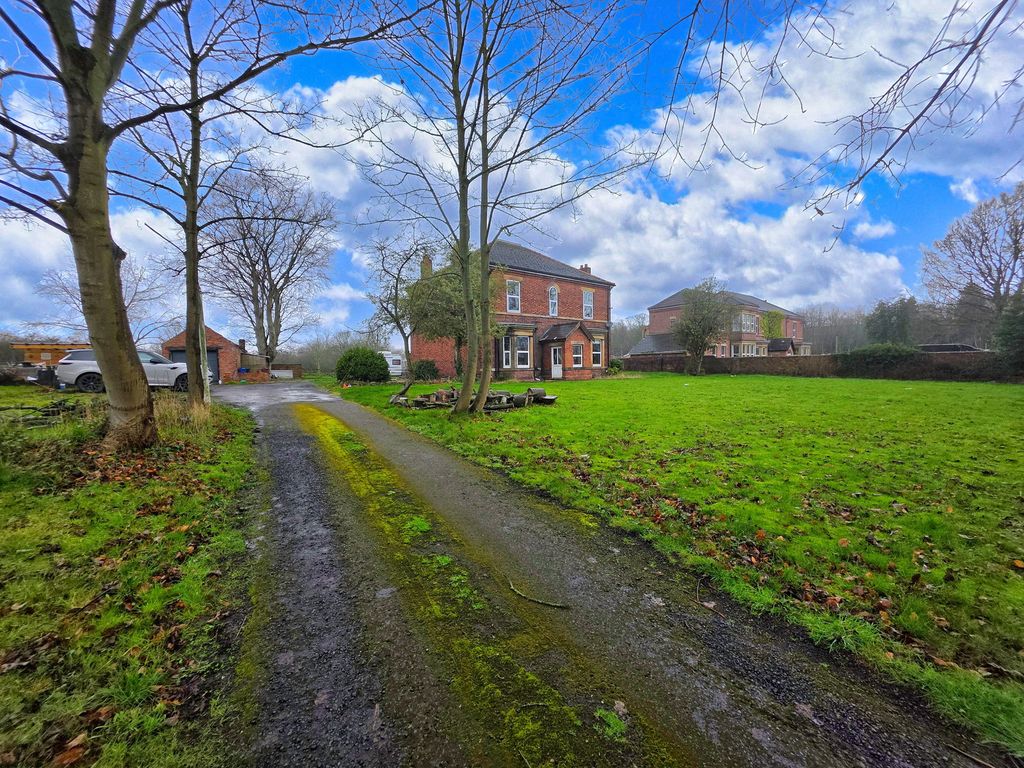 Additional image 3 of 5 bed detached house for saleLund Hill Lane, Royston, Barnsley S71