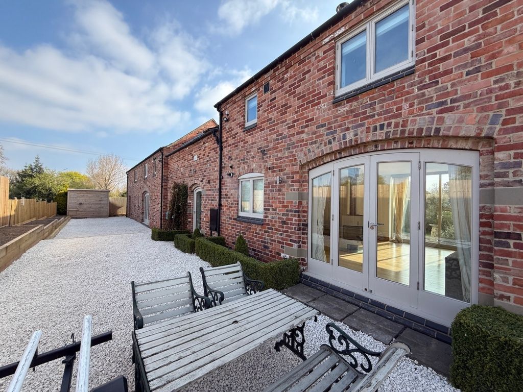 Additional image 26 of 4 bed barn conversion for saleHigh Street, Castle Donington DE74