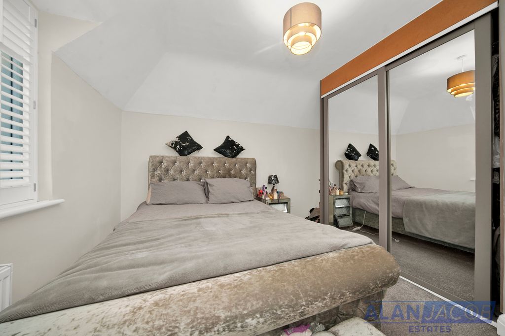 Additional image 11 of 3 bed end terrace house for saleBurnham Road, Romford RM7