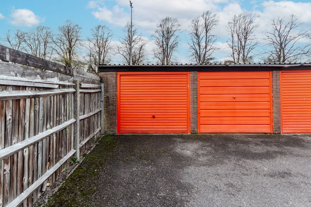 Additional image 12 of 2 bed flat for saleBroadwater, Berkhamsted HP4