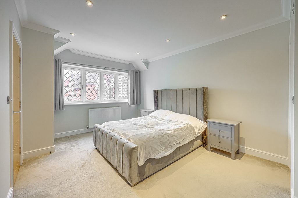 Additional image 26 of 5 bed detached house for saleSwale Road, Benfleet SS7