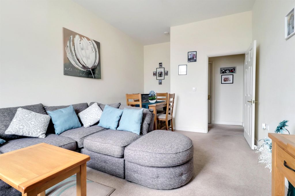 Additional image 6 of 2 bed flat for saleMarket Place, Bideford, Devon EX39