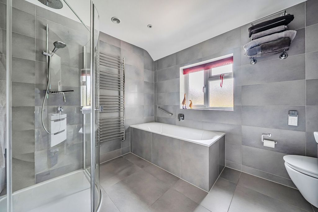 Additional image 6 of 5 bed detached house for saleHillside Road, Aldershot GU11