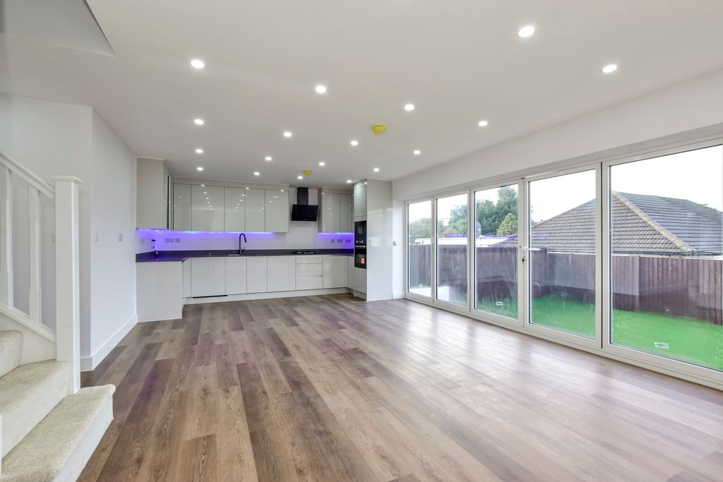 Additional image 15 of 3 bed semi-detached bungalow for saleThe Courtway, Watford WD19