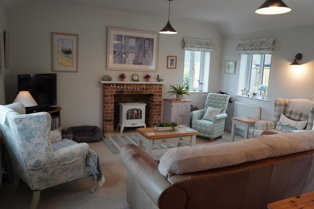 Ludlow Close, Warminster, BA12 photo 2