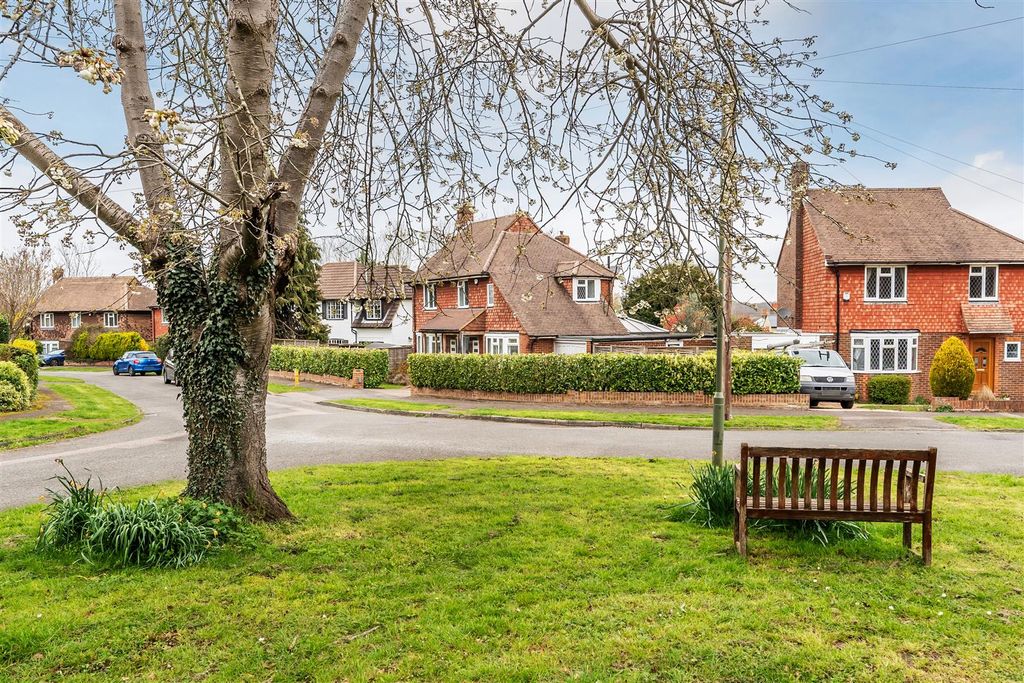 Additional image 39 of 3 bed property for saleGlebe Road, Ashtead KT21