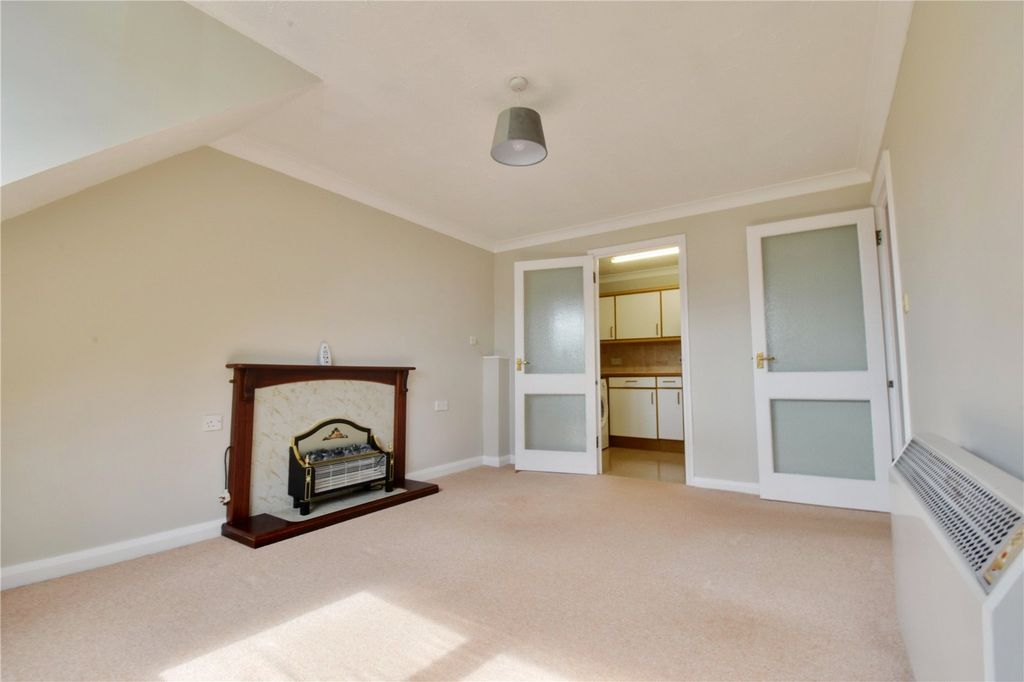 Additional image 2 of 1 bed flat for saleBreakspear Court, The Crescent, Abbots Langley, Hertfordshire WD5