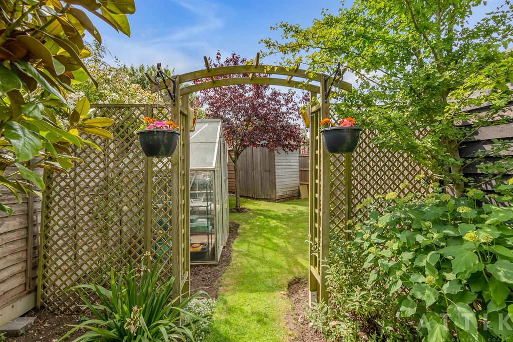 Additional image 35 of 4 bed semi-detached house for saleUpper Avenue, Halesworth IP19