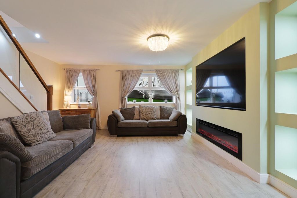 Additional image 10 of 5 bed detached house for saleMistyfield House, Church Hill, Royston, Barnsley S71