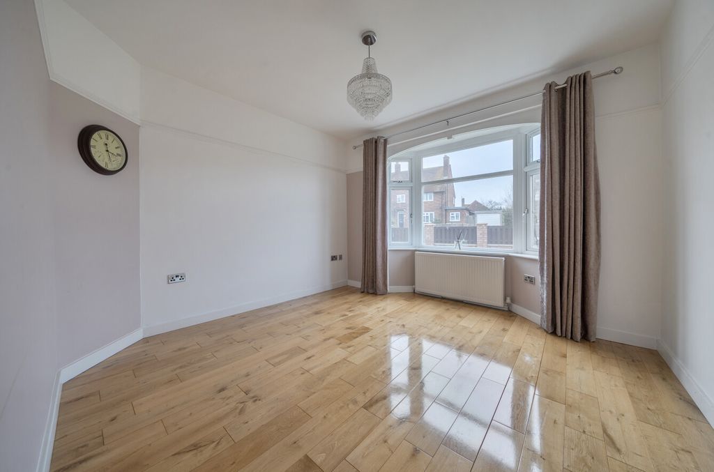 Additional image 12 of 5 bed bungalow for saleOatlands Road, Shinfield, Reading RG2