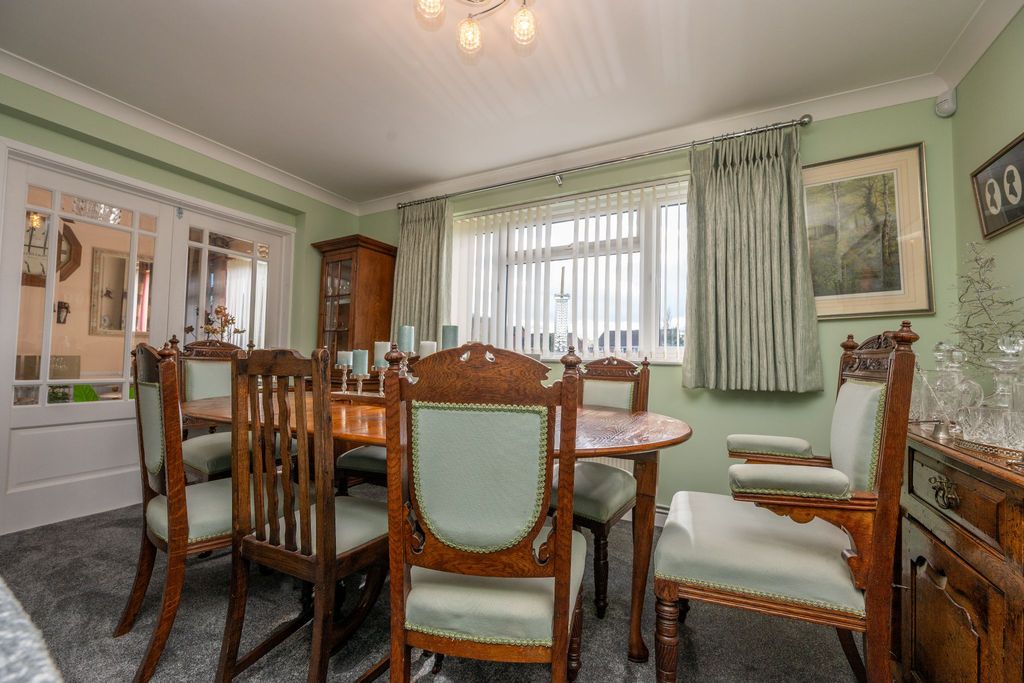 Additional image 15 of 4 bed semi-detached house for saleThrockmorton Road, Alcester B49
