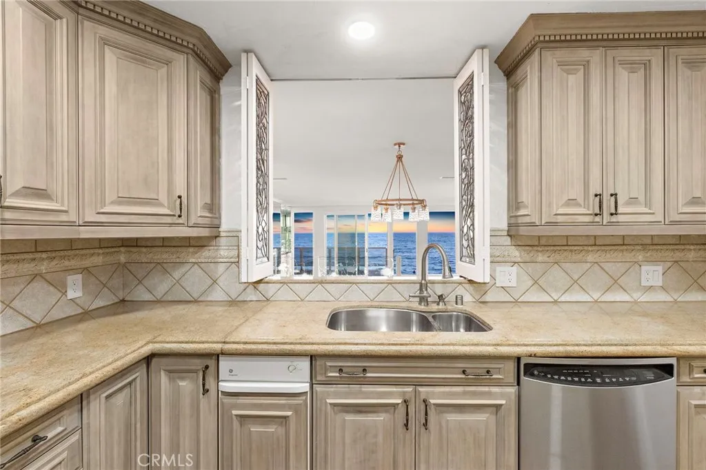 Additional image 79 of 647 Sleepy Hollow Ln, Laguna Beach, CA 92651