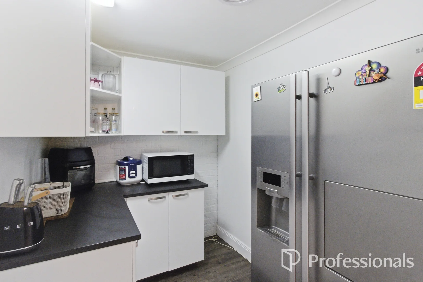 Additional image 4 of 105 Undurra Drive, Glenfield Park NSW 2650