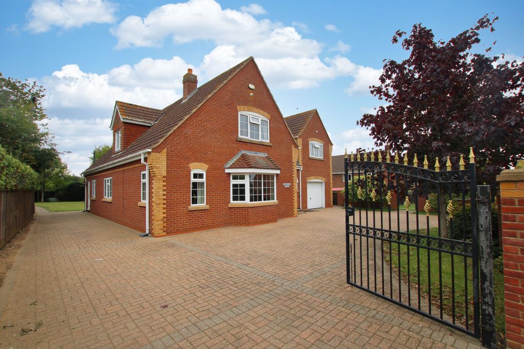 5 bed detached house for saleCambridge Crescent, Binbrook LN8
