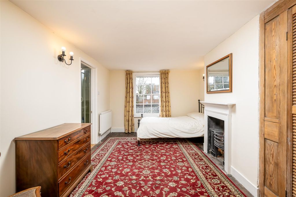 Additional image 14 of 8 bed semi-detached house for saleThe Crescent, Bedford MK40