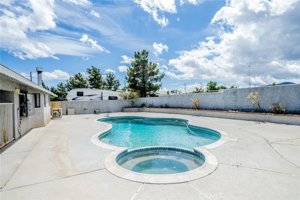 9980 Johnson Rd, Phelan, CA 92371 photo 3