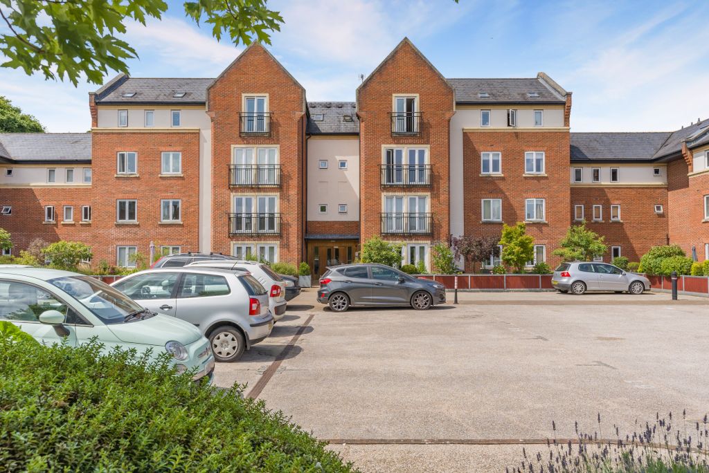 2 bed flat for saleWhielden Street, Amersham HP7