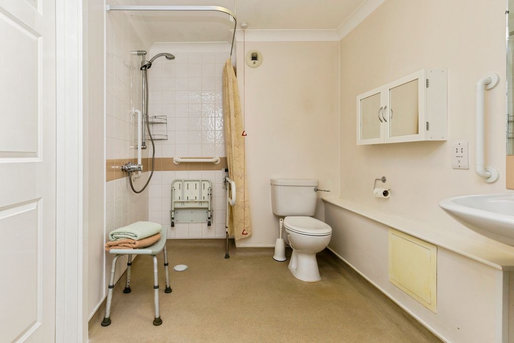 Additional image 13 of 1 bed property for saleRowan Drive, Billingshurst RH14