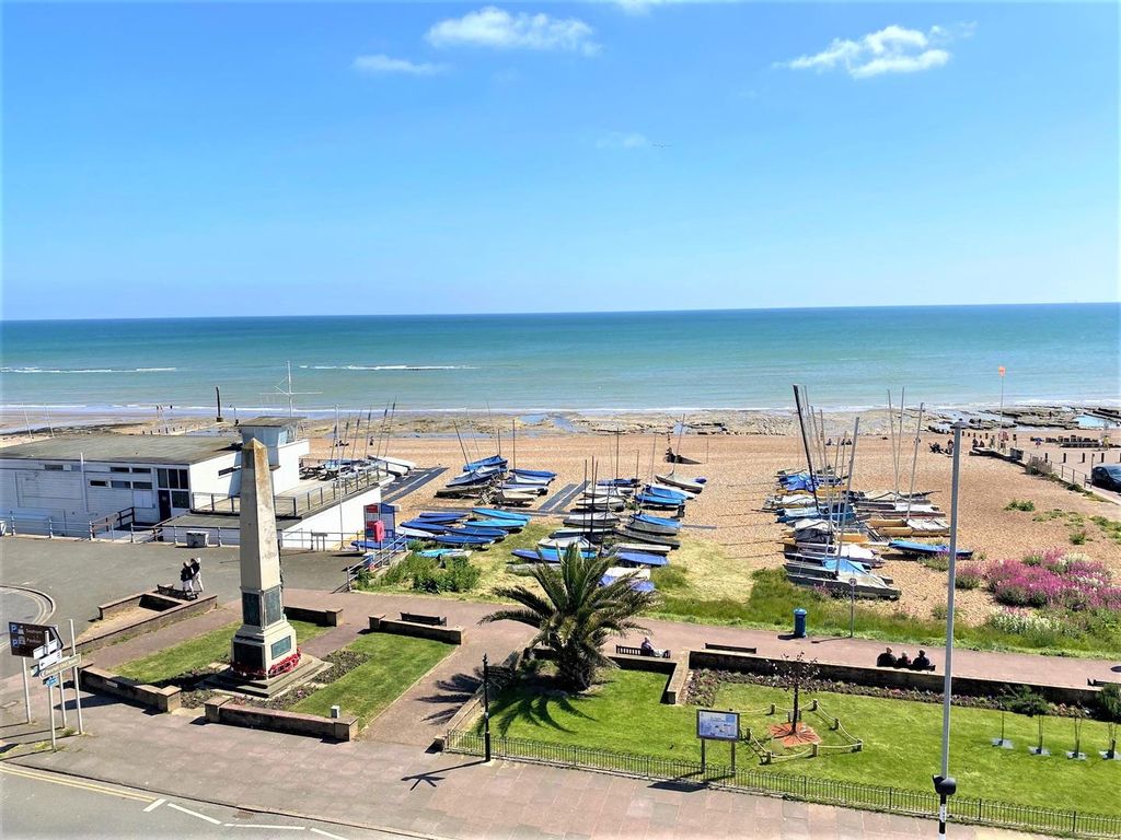 2 bed flat for saleShellbourne House, Marina, Bexhill-On-Sea TN40 photo 3