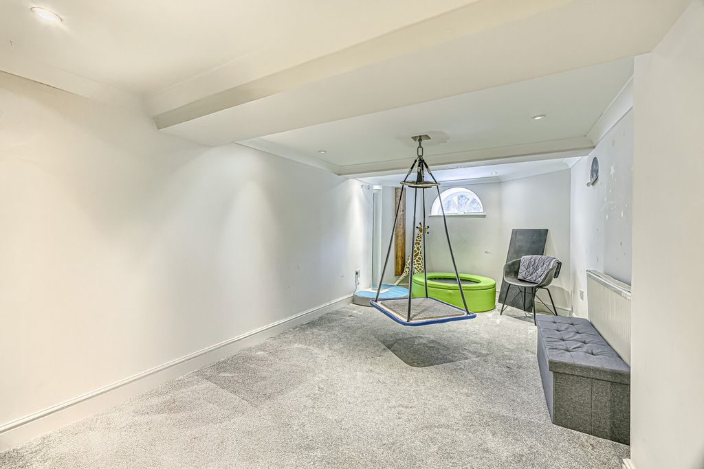 Additional image 31 of 5 bed detached house for saleRayleigh Road, Benfleet SS7