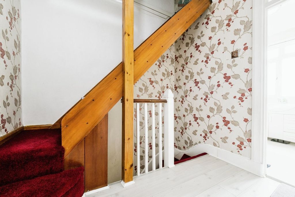 Additional image 9 of 3 bed terraced house for saleSt Thomas Gardens, Ilford IG1