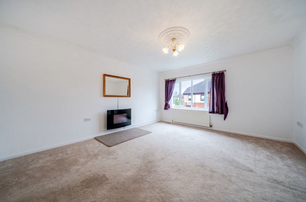 Additional image 5 of 2 bed flat for saleBriar Lane, Grimsby, Lincolnshire DN33