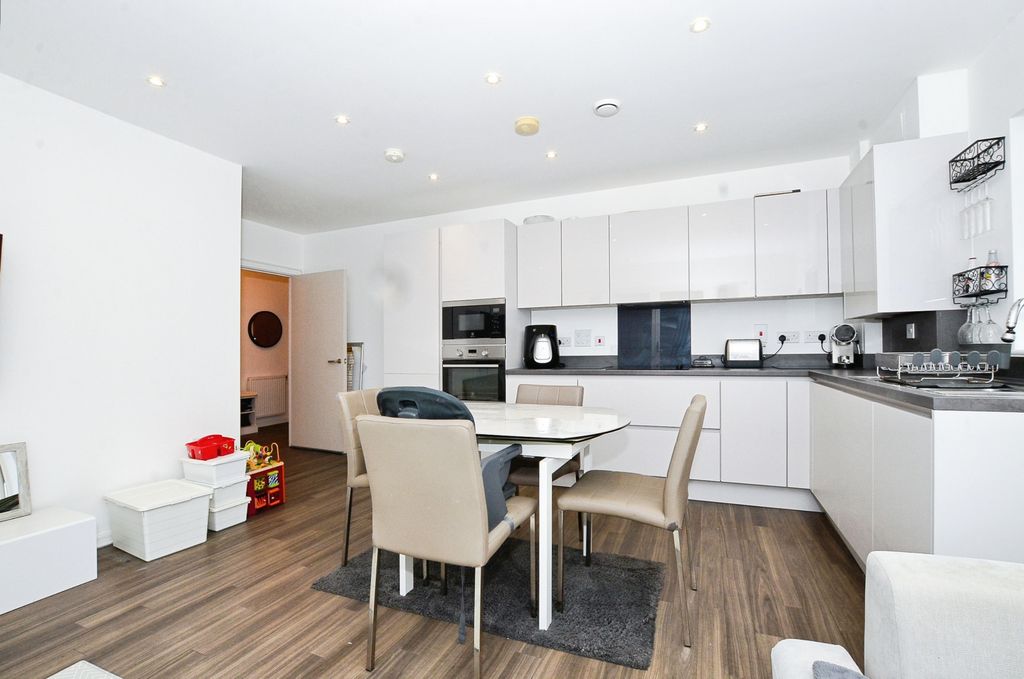 Additional image 2 of 2 bed flat for saleBucknall Place, Watford WD19