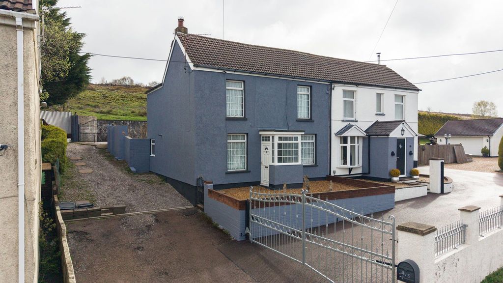 3 bed semi-detached house for saleLlanover Road, Blaenavon NP4