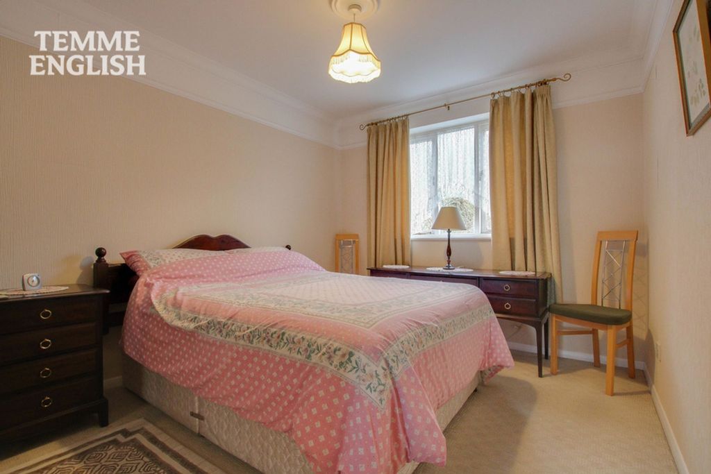 Additional image 11 of 2 bed flat for saleThe Vale, Basildon SS16