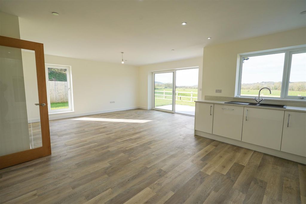 Additional image 6 of 3 bed detached bungalow for saleGolwg Y Garreg Las, Ammanford SA18