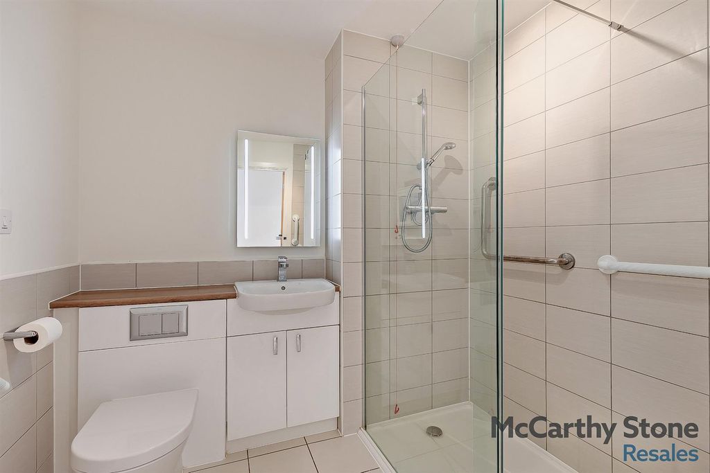 1 bed flat for saleJackson Place, Fields Park Drive, Alcester, Warwickshire B49 photo 5