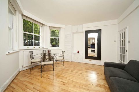 Campden Hill Gardens, Kensington W8