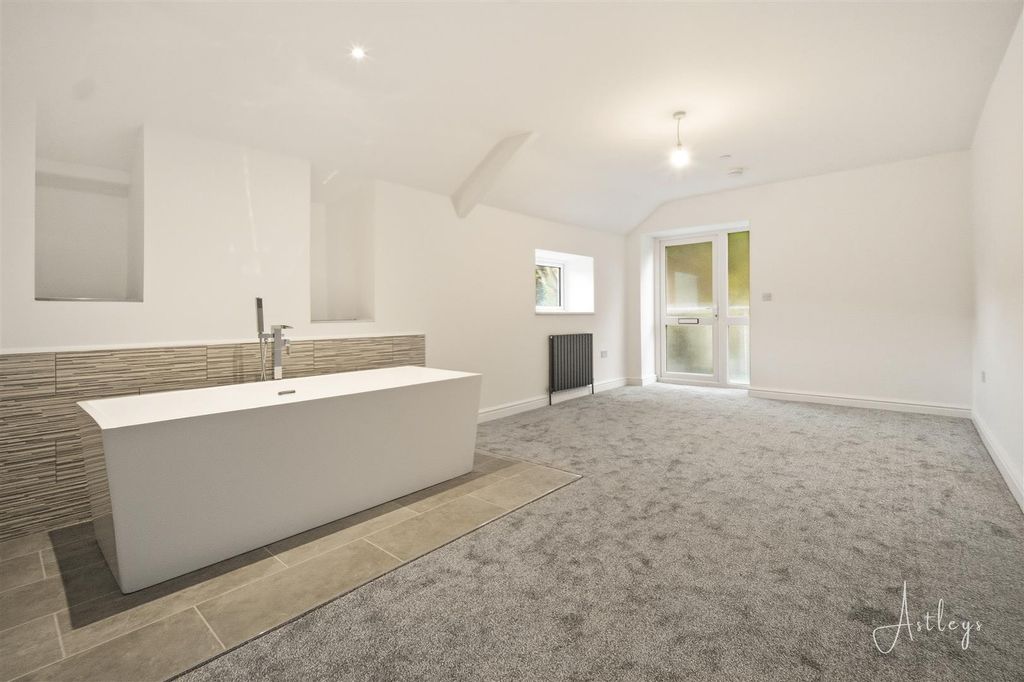 Additional image 2 of 2 bed flat for sale144 Overland Road, Mumbles, Swansea SA3